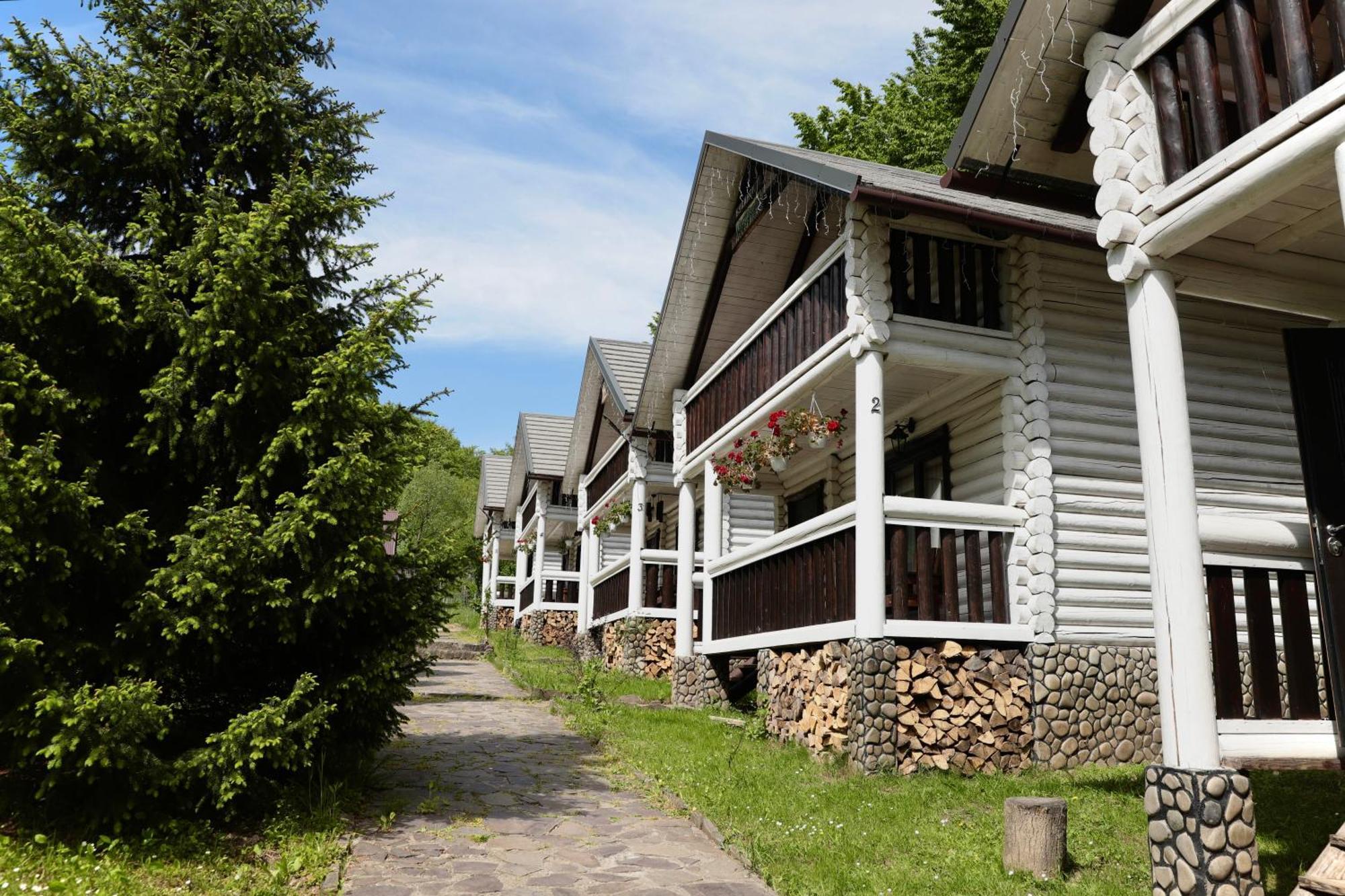 База Відпочинку Forest Stream Svalyava Exterior foto