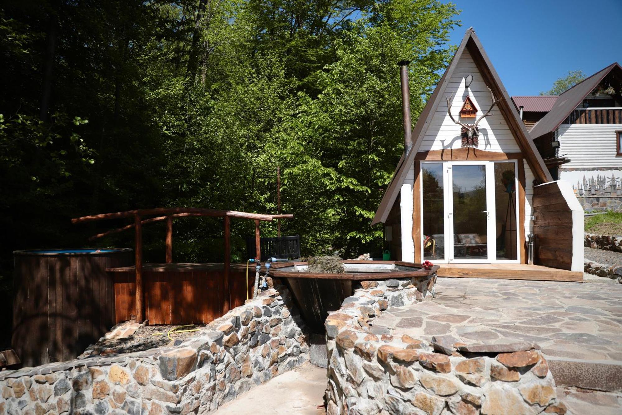База Відпочинку Forest Stream Svalyava Exterior foto